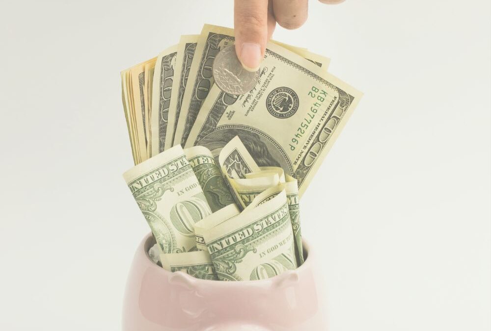 How to Save Money Efficiently: 7 Easy Tips and Tricks